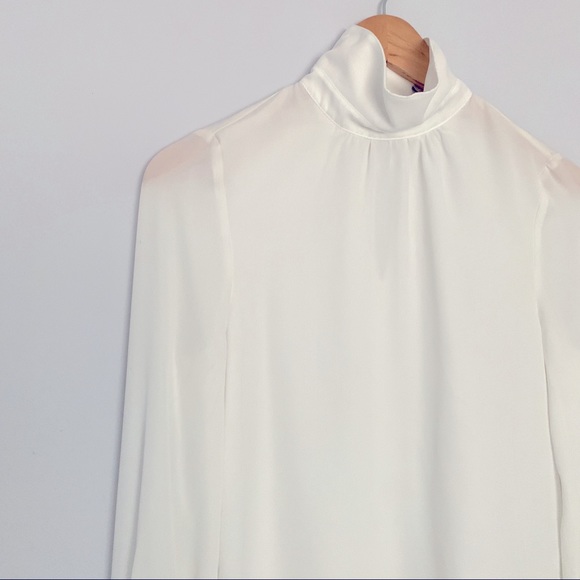 Modern Chic Flowy Mock Neck Cuff Long Sleeve Blouse Shirt Top in White (EUR 32P) - Picture 3 of 6